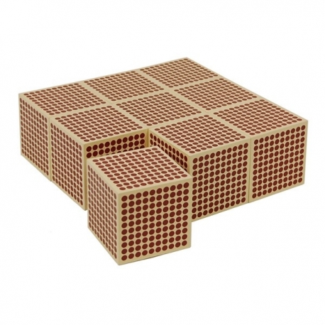 9 cubes en bois de 1000