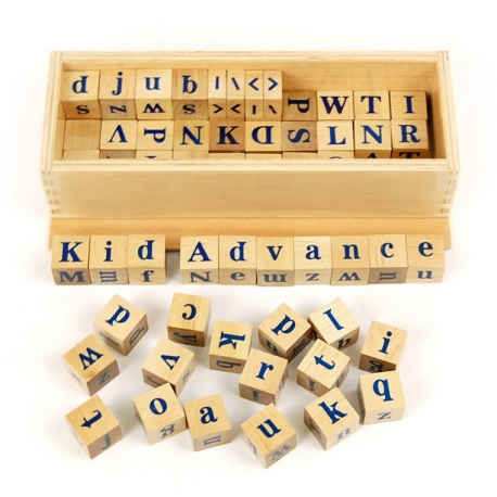 lettres de l'aphabet sur dé en bois
