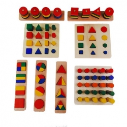  8 plateaux des formes géométriques.