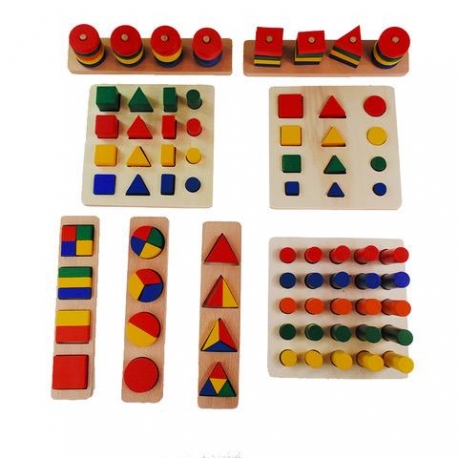  8 plateaux des formes géométriques.