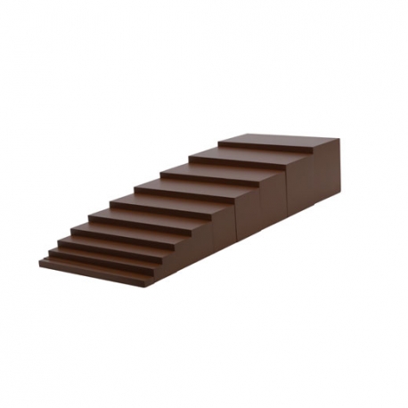 escalier marron