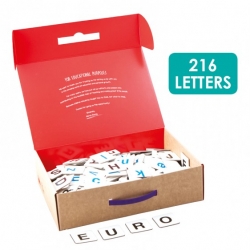 lettres de l'aphabet sur dé en bois