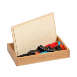 symboles grammaticaux basiques en bois avec boite