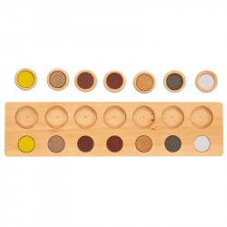 7 Cylindres de textures permettant d'affiner le sens tactile.