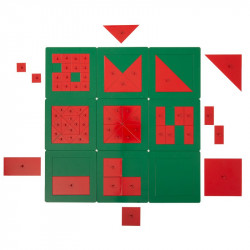 Carrés Métalliques Montessori. Manipulation sensorielle pour une compréhension concrète.